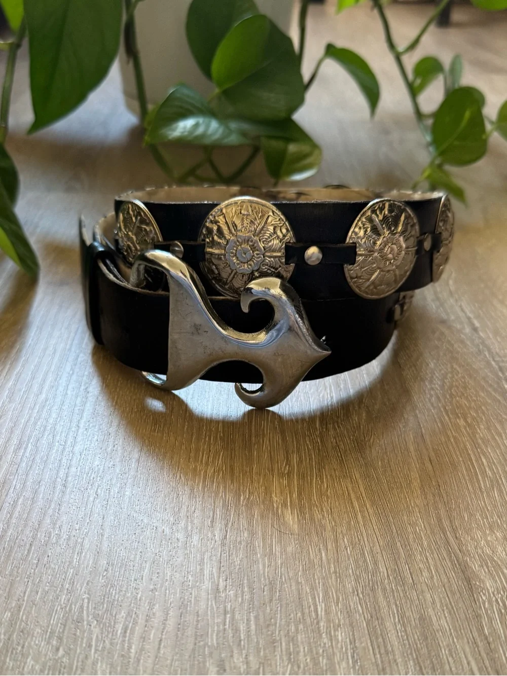 VTG Black Calfskin Cowhide Concho Belt Black Leather Silver Tone Western Buckle